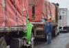 Los bloqueos, inevitables porque ‘no nos han resuelto nada’, señalan transportistas El paro nacional de transportistas y campesinos se mantiene ante la falta de respuestas por parte del gobierno. Acusan de reuniones sin resultados y trámites detenidos
