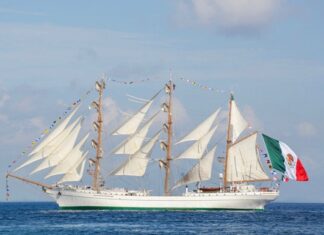 Mezhua, nado sincronizado CSP y el titular de la Semar, Raymundo Pedro Morales recordaron a la cadete de cuarto año América Yamilet Sánchez Hernández y al marinero Adal Jair Maldonado Marcos