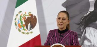 Sheinbaum defiende colocación de vallas en Palacio Nacional por la CNTE y marcha de Generación Z CSP dijo que las vallas se colocan a partir de que aparecen algunos grupos que utilizan artefactos peligrosos y fuegos