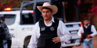 El alcalde de Uruapan, Carlos Manzo, perdió la vida en el atentado que sufrió hoy, confirma el gobernador Bedolla Autoridades han identificado que en Uruapan operan el Cártel Jalisco Nueva Generación (CJNG), Los Caballeros Templarios, Los Viagras, Pueblos Unidos y Los Blancos de Troya