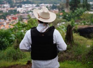 Oposición acusa que ‘Carlos Manzo denunció avance del crimen y fue ignorado’ Legisladores del PRI, PAN y MC responsabilizaron al gobierno por la falta de protección al alcalde Carlos Manzo, asesinado pese a sus reiteradas peticiones de ayuda