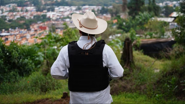 CarlosManzo Legisladores del PRI, PAN y MC responsabilizaron al gobierno por la falta de protección al alcalde Carlos Manzo, asesinado pese a sus reiteradas peticiones de ayuda