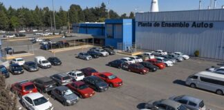 Aranceles a autopartes chinas pueden paralizar la producción de autos en México, alerta la industria El sector automotriz mexicano advierte riesgos por los aranceles a importaciones chinas, ya que dependen de pantallas y componentes electrónicos difíciles de sustituir