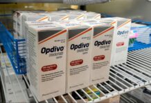 Cofepris emite alerta sanitaria por medicamentos sin registro sanitario o falsos de cáncer y hepatitis C La Cofepris recomendó verificar que todo producto cuente con número de registro sanitario, fecha de caducidad visible, lote y caja original sellada