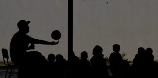 Sujetos armados incendiaron dos colegios en Culiacán Diversos centros educativos de la región han sido objetivo de grupos armados que causan incendios intencionales