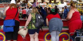 Estados Unidos añade la obesidad y el cáncer a las razones para rechazar un visado Los Estados Unidos tienen una de las tasas de obesidad más altas del mundo, debido al tipo de alimentación y a la falta de ejercicio físico