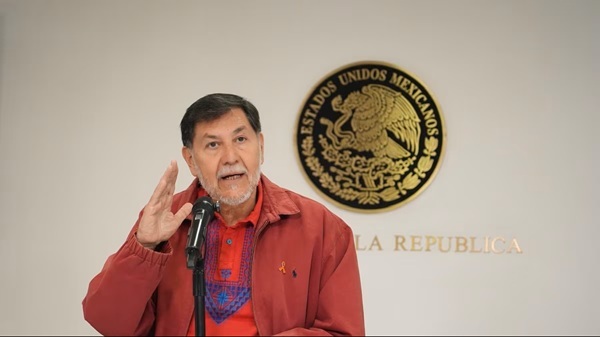 Fernández Gerardo Fernández se presentó en una conferencia de prensa vacía tras su escándalo con Grecia Quiroz