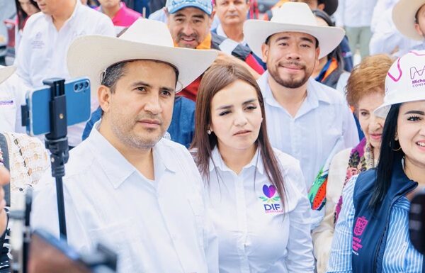 Grecia Quiroz revela que Sheinbaum sintió ‘remordimiento’ por no recibir a Carlos Manzo Grecia Quiroz, hoy alcaldesa de Uruapan, mantiene vigente la demanda de esclarecer el caso de Carlos Manzo