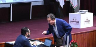 Héctor no es violento No creemos que sea violento… más bien expresa impotencia… en su quehacer legislativo