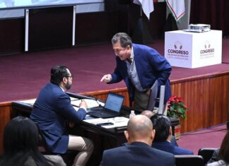 Héctor no es violento No creemos que sea violento… más bien expresa impotencia… en su quehacer legislativo