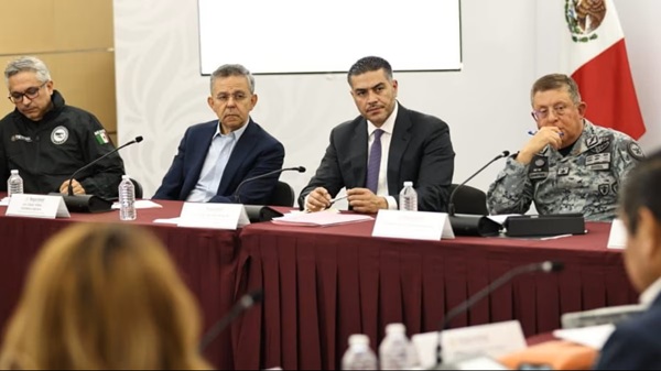 Harfuch se reúne con transportistas tras diálogos con Segob; acuerdan fortalecer seguridad en carreteras En la reunión, Harfuch informó que se estableció el compromiso de fortalecer la seguridad en carreteras y proteger a este sector