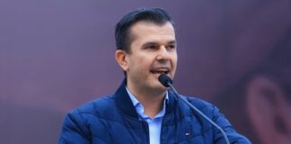 Hermano de Carlos Manzo descarta buscar la presidencia municipal de Uruapan La jefa de Gabinete de Uruapan, Mary Dóddoli, informó que el proceso para designar al nuevo alcalde se llevará a cabo conforme a la Ley Orgánica Municipal