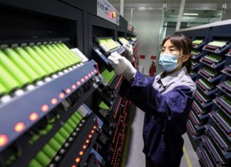 El litio se dispara después de que el presidente de Ganfeng anticipara un auge de demanda en 2026 Los precios del carbonato de litio han subido recientemente en China, ya que los inversores prevén un auge de la demanda en el sector del almacenamiento de energía