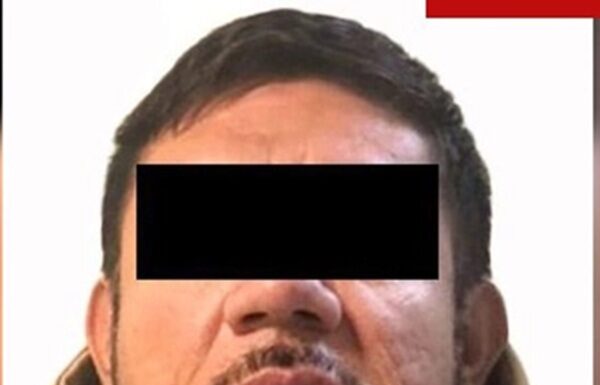 México extradita a Orfael «M», acusado de traficar drogas a EU El gobierno de México concedió su extradición al de Estados Unidos, por lo que fue entregado en el Aeropuerto Internacional de la Ciudad de México