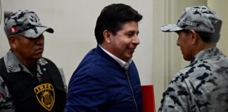 Expresidente de Perú Pedro Castillo es condenado a 11 años de prisión por rebelión y conspiración Castillo deberá permanecer preso hasta el 21 de mayo de 2034, teniendo en cuenta que enfrentó el juicio en prisión desde hace tres años