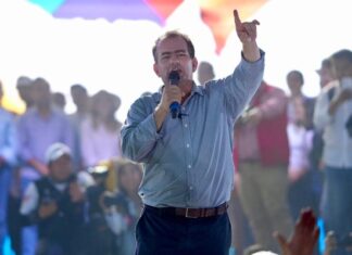 Pepe, ¿por qué no? Pepe Yunes es y seguirá siendo la mejor carta de un partido que está por los suelos a falta de un liderazgo capaz de unificar no sólo a esa militancia, sino también a la sociedad