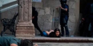 Incendian Palacio de Gobierno en Morelia tras asesinato del alcalde de Uruapan La convocatoria reunió a cientos de ciudadanos, colectivos y grupos civiles que exigían esclarecer el crimen y cuestionaban el desempeño de las autoridades estatales y federales en materia de seguridad