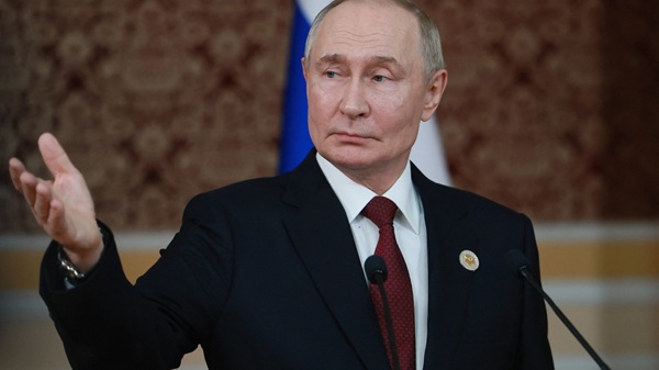 Putin Putin afirma que Rusia no tiene intención de atacar a Europa y que está dispuesto a dejarlo por escrito en medio de tensiones y llamados a reforzar la defensa