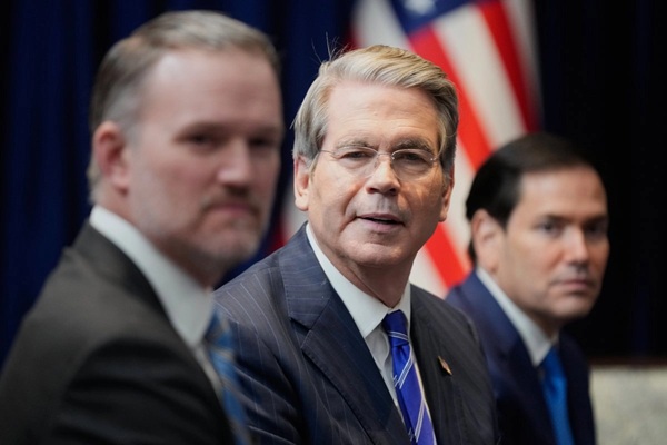 Recesión El secretario del Tesoro calificó el entorno económico general de periodo de transición