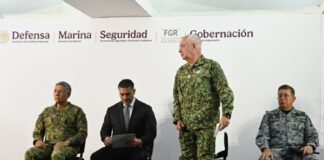 Siempre existió comunicación con Carlos Manzo, reitera el Gabinete de Seguridad El titular de la Defensa, Ricardo Trevilla Trejo, presentó una línea del tiempo sobre la ayuda que se le dio al alcalde de Uruapan, Carlos Manzo