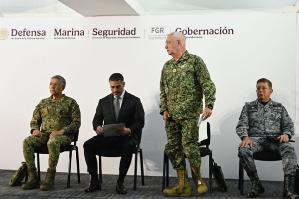 Seguridad-Manzo El titular de la Defensa, Ricardo Trevilla Trejo, presentó una línea del tiempo sobre la ayuda que se le dio al alcalde de Uruapan, Carlos Manzo