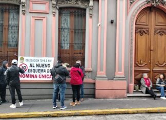 Bloquean sindicalistas “prepas”; rechazan “nómina única” Las protestas se replicaron en algunas regiones del estado, donde trabajadores de distintos niveles educativos advirtieron que continuarán con las acciones de presión