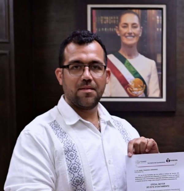 Tuxpan Mientras la ciudadanía sigue abandonada, sin atención básica en la contingencia reciente, la administración municipal entrega nuevas plazas, da beneficios al círculo cercano