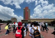 Estudiantes de la Facultad de Contaduría marchan a Rectoría para exigir cese de su director Los universitarios exigen la destitución de su director Armando Tomé González
