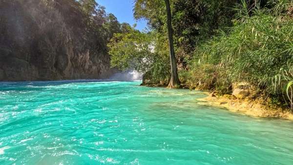 Huasteca Potosina La secretaria de Turismo federal, Josefina Rodríguez Zamora, invitó a descubrir la grandeza natural de la Huasteca Potosina