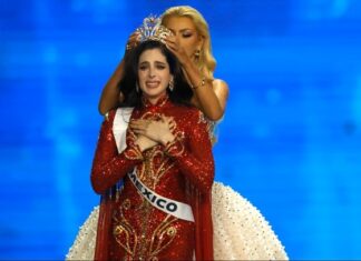 ‘Anuncié que ganaría Fátima Bosh por Raúl Rocha’: ExCEO de Miss Universo México dice que corona fue ‘regalo’ Goytortua considera que se trató de un intercambio de favores, fue una especie de regalo, de ‘tú me ayudas con esto, yo te compenso con esto’