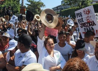 Juan, hermano de Carlos Manzo, dice que Movimiento del Sombrero crecerá El Movimiento del Sombrero puede crecer, pero tendrá que consolidarse y plantear un proyecto claro, destacó Juan Manzo, subsecretario de Michoacán y hermano del alcalde fallecido
