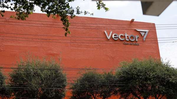 Romo-Vector Vector Casa de Bolsa -lo mismo que CIBanco e Intercam- fue señalada, por el Departamento del Tesoro de EU, de supuestamente haber permitido operaciones de lavado de dinero