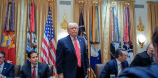 Donald Trump advierte de ataques por tierra contra cárteles: ‘Vamos a empezar muy pronto’ Donald Trump planteó ampliar operaciones militares contra redes de narcotráfico fuera de Estados Unidos y advirtió que cualquier país involucrado podría convertirse en objetivo