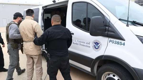 CSP-Narcos La presidenta de México declaró que la decisión de enviar a los criminales fue a petición del Departamento de Justicia de la Unión Americana