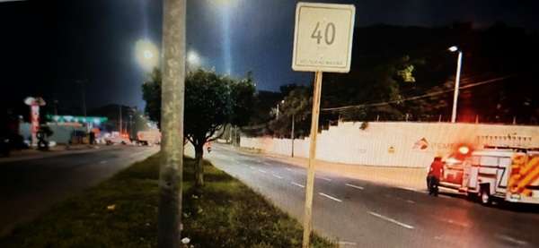 Mina-Fuga de amoniaco Elementos de Protección Civil municipal cierran la circulación vial sobre la avenida Institutos Tecnológicos en ambos sentidos, debido a un reporte de fuga de amoniaco a la altura del Complejo Petroquímico Cosoleacaque