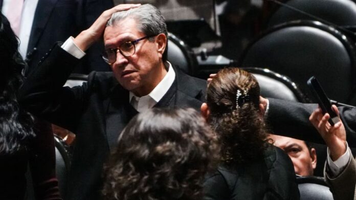 Monreal señaló que la ciudadanía tiene razón al cuestionar este tipo de actos, pues los servidores públicos deben ser ejemplo de austeridad.