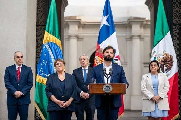 Bachelet-ONU La ex presidenta chilena (segunda de izquierda a derecha) expresó desde La Moneda sentirse “muy honrada de ser candidata a la Secretaría General, no solo de Chile, sino también de Brasil y de México”.