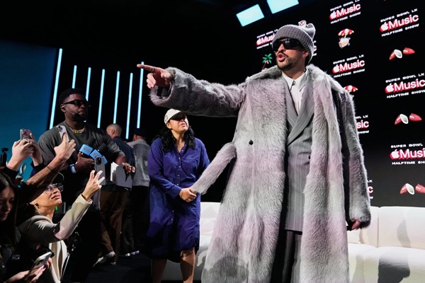 Bad Bunny-Supertazón Bad Bunny durante su presentación en el show de medio tiempo del Supertazón, un espectáculo leído como una reivindicación de América Latina y del español en Estados Unidos, en medio de las políticas migratorias impulsadas por el gobierno de Donald Trump.