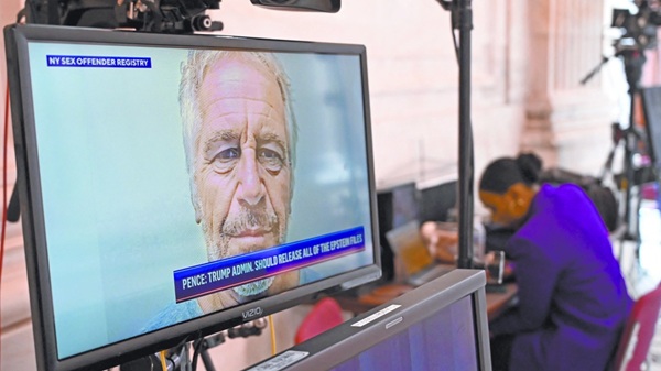 Jeffrey-Noruega La reciente publicación de los más de tres millones de archivos relacionados con el multimillonario y delincuente sexual Jeffrey Epstein ha sacudido a las instituciones noruegas en donde aparecen personalidades de la Casa Real, el Comité Nobel o el Ministerio de Exteriores.