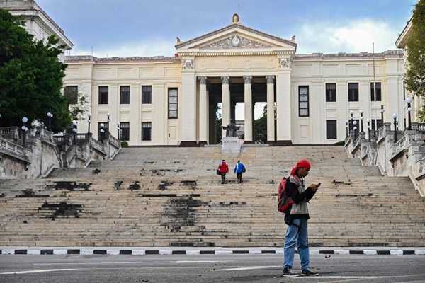 Univ-LaHabana La institución orientó evaluar qué actividades requieren de alguna presencialidad en espacios universitarios y potenciar el uso de plataformas online para la docencia.
