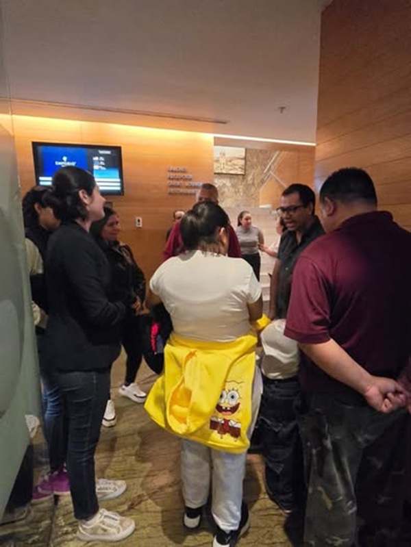Veracruz-Danés Un hombre de nacionalidad danesa fue perseguido por comerciantes y vecinos de Veracruz hasta el hotel donde se hospedaba tras ser señalado por intentar sustraer a una niña de siete años.