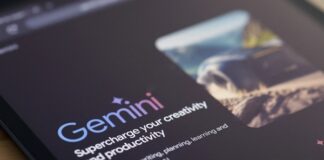 Padre en EU demanda a Google tras acusar a su IA Gemini de incitar al suicidio de su hijo Un portavoz de Google dijo que la empresa revisa las acusaciones y se toma el caso "muy en serio".