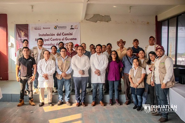 Ixhuatlán-Barrera Sanitaria Con la instalación de este consejo, el Nuevo Gobierno reafirma su compromiso con la sanidad animal, la protección de la economía local y el bienestar de las familias ixhuatlanecas.