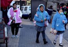 Sufren obesidad 50% de las niñas de primaria, revela estudio de la UNAM La jefa del Departamento de Embriología y Genética, Ana Lilia Rodríguez, explicó que en un análisis preciso que hicieron para verificar el tejido adiposo en infantes de escuelas primarias detectaron que más de la mitad de las niñas de entre ocho y 12 años tenían un nivel superior a 35 por ciento de grasa, lo cual es preocupante.