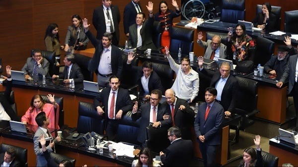 PT-Plan B El ‘Plan B’ de la reforma electoral, propuesto por la presidenta Sheinbaum, fue aprobado en el Senado y turnado a la Cámara de Diputados.