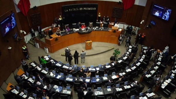 Senado-Medio Oriente El pleno guardó un minuto de silencio en memoria de las 165 niñas fallecidas en una escuela primaria en Minab en el sur de Irán