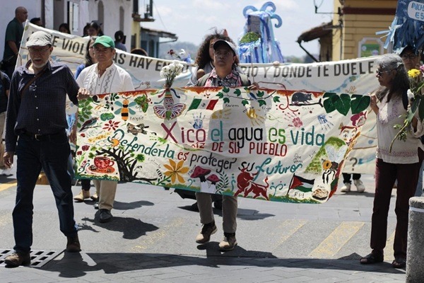 Veracruz-Agua En otros municipios del estado, como el puerto de Veracruz, también se convocaron a movilizaciones, para exigir a las autoridades el respeto al agua, en un contexto en el que recientemente un derrame de hidrocarburo ha impactado a cientos de kilómetros de costas de la entidad.