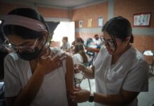 Gobierno de Cosoleacaque impulsa el desarrollo de habilidades con cursos gratuitos Entre los talleres comunitarios disponibles se encuentran: repostería, aplicación de uñas, bordado y pintura textil, bisutería, automaquillaje, barbería, peluquería, corte y confección, entre otros, con el objetivo de fomentar el autoempleo y mejorar la calidad de vida de las y los habitantes.