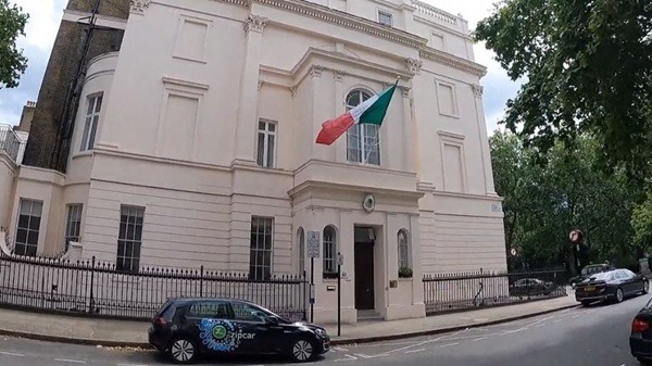 Ebrard-Embajada La compañía es de Hugh Grosvenor, duque de Westminster y uno de los hombres más ricos del Reino Unido, con una fortuna estimada en más de 210 mil millones de pesos.