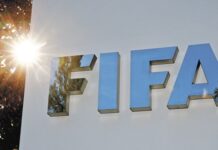 Irán cancela su presencia en el Congreso de la FIFA por «insulto» en aeropuerto de Toronto Los dirigentes de la Federación Iraní de Fútbol cancelaron este miércoles su participación en el Congreso de la FIFA en Vancouver, Canadá, por un "insulto" proferido por un policía de inmigración en el aeropuerto de Toronto.